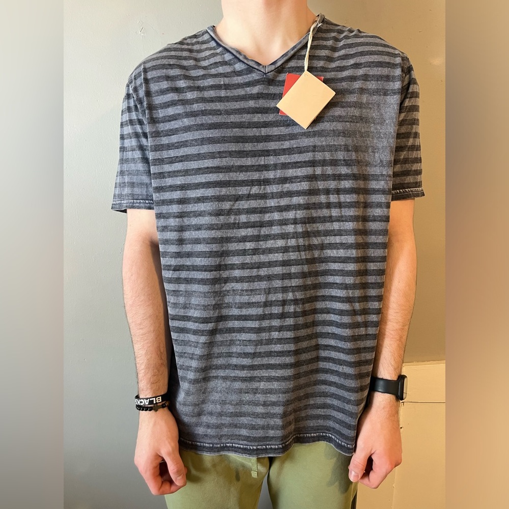 Men’s V-Neck